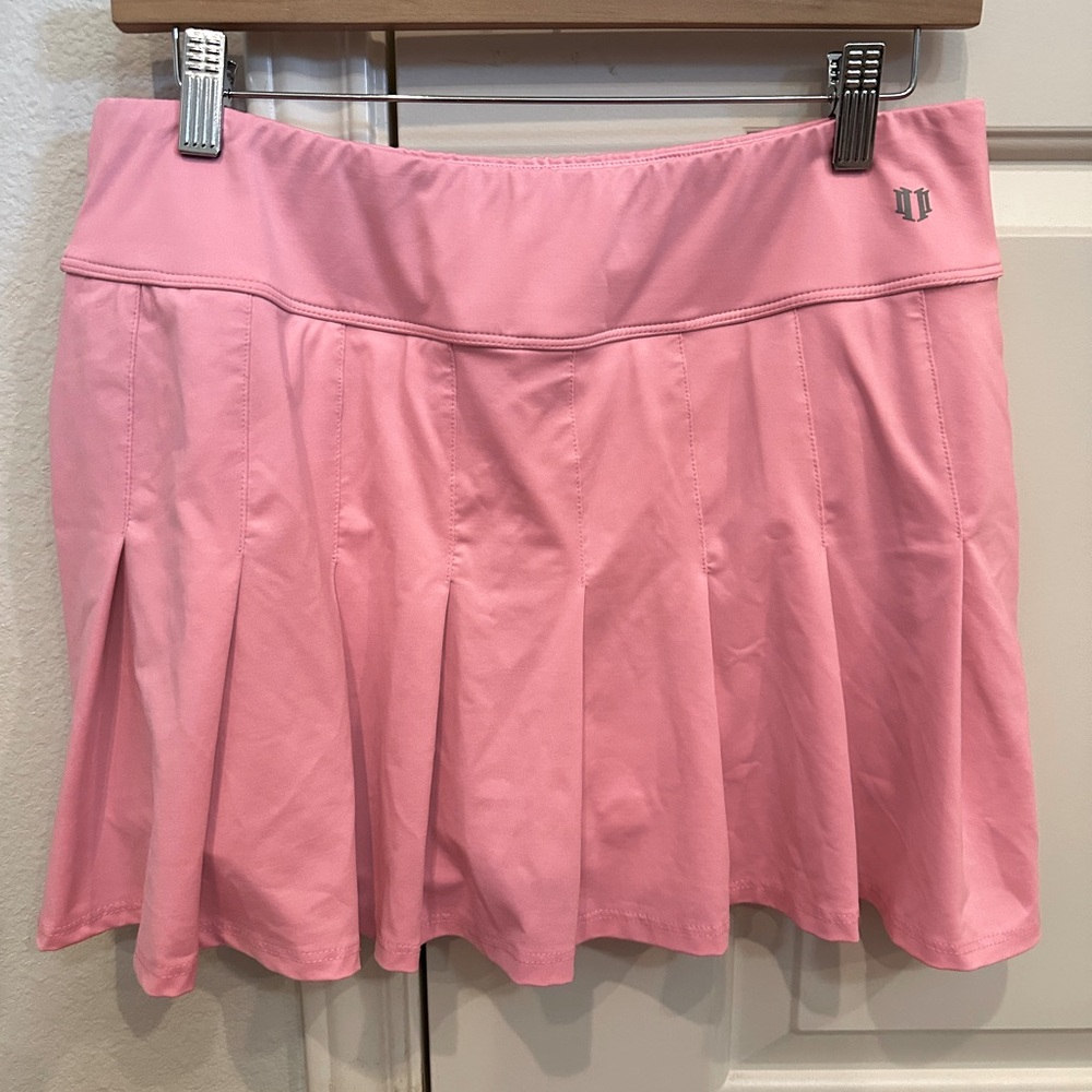 Pink pleated tennis/pickleball/athletic
Flutter skort - Size XL